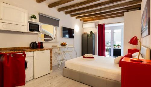 Studio Apartment