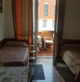 Economy Triple Room with Shared Bathroom