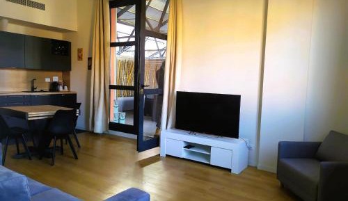 Deluxe Studio