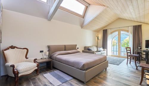 Junior Suite with Lake View