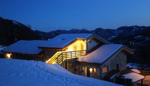 Apartment with Mountain View