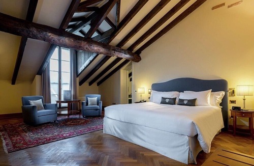 Rondo - Torretta House | Central Hotel: Great Amenities, Paws Welcome, Close to GAM Milano!