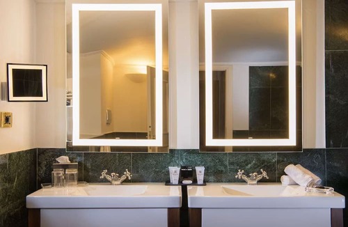 Rondo - Torretta House | Stylish Unit w/ Breakfast & Step to M5 Metro Line