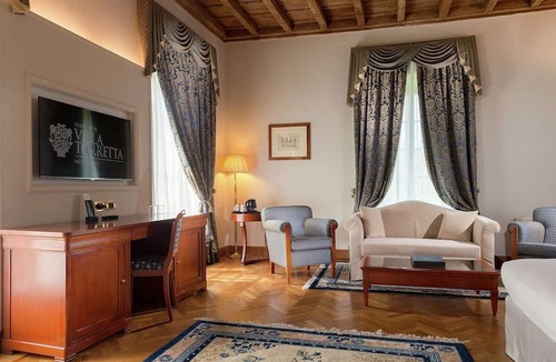 Rondo - Torretta House | Elegant Stay in Nature: 4-Star Comfort, Bike Through Parco Nord, Pets Welcome