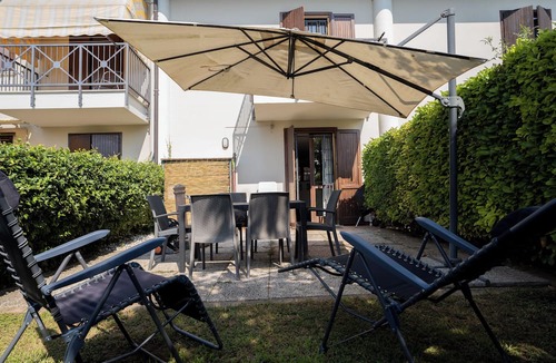 Desenzano del Garda Villa | A country holiday house with garden and gym