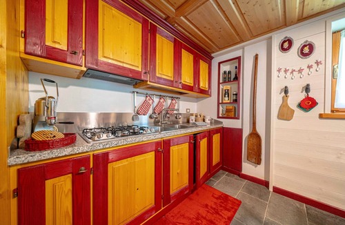 Samolaco Apartment | Apartment 'Adele' with Mountain View, Private Garden and Balcony